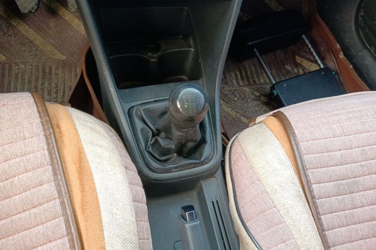 大众 桑塔纳 2015款 1.6L 手动风尚版中控内饰18