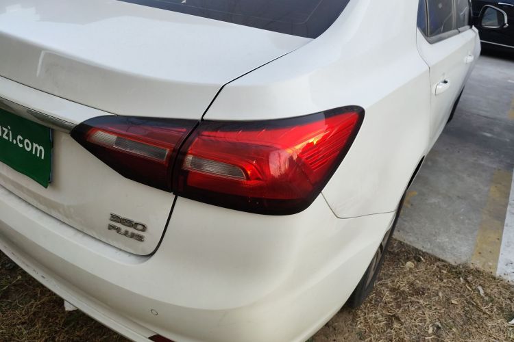 荣威360 2018款 PLUS 1.5L 自动尊享版车身外观9