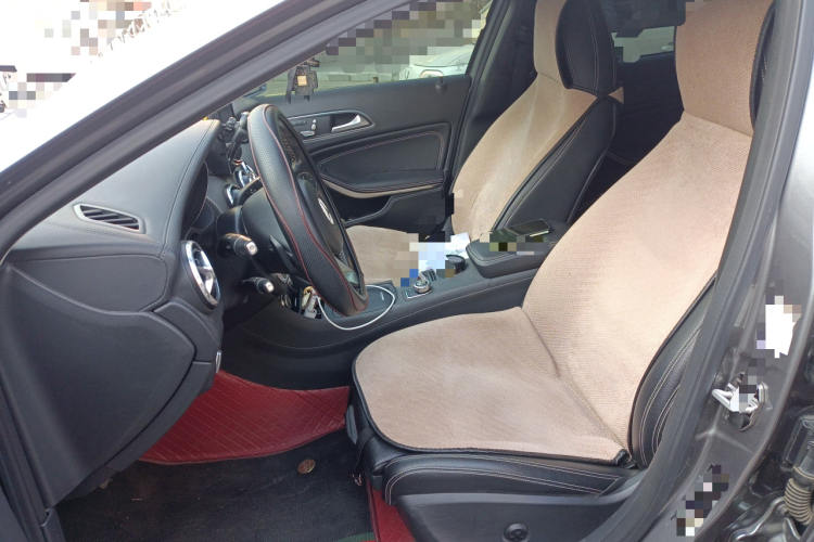 奔驰GLA 2016款 GLA 220 4MATIC 时尚型中控内饰19