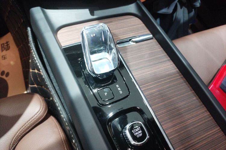 沃尔沃XC60新能源 2023款 T8 插电混动 长续航四驱智远豪华版中控内饰18