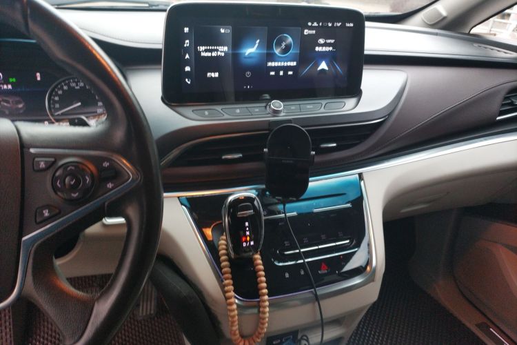 别克GL8 2021款 陆上公务舱 652T 尊贵型中控内饰16