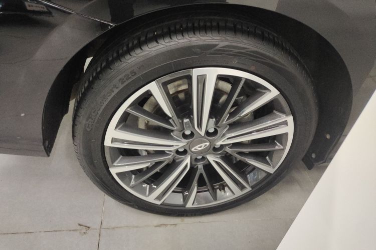 奇瑞 艾瑞泽8 2023款 1.6T DCT雅车身外观6003