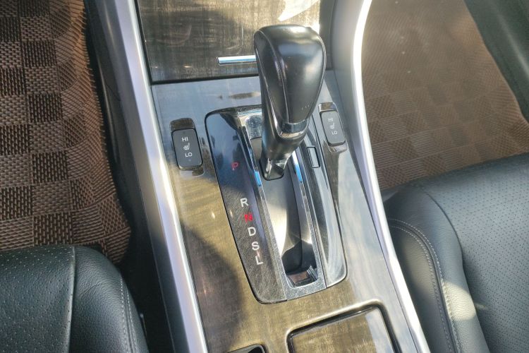 本田 雅阁 2014款 2.4L LX 舒适版中控内饰18