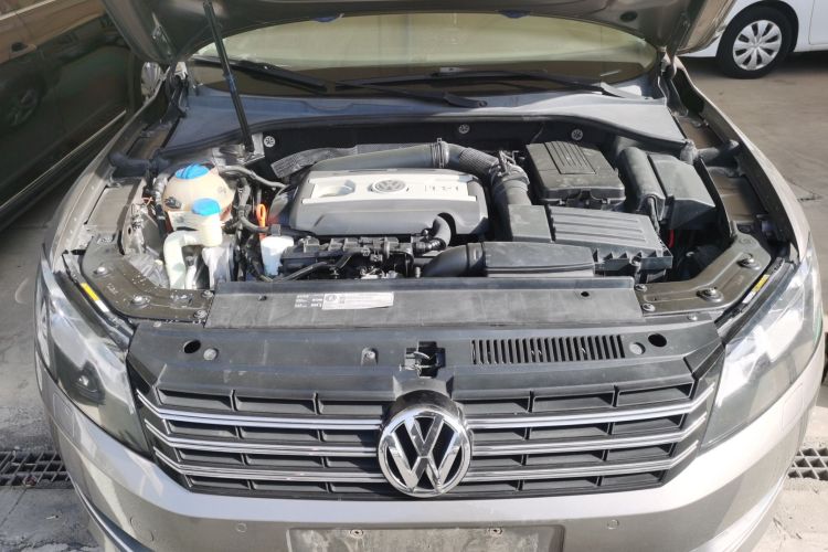 大众 帕萨特 2014款 1.8TSI DSG御尊版机舱底盘24