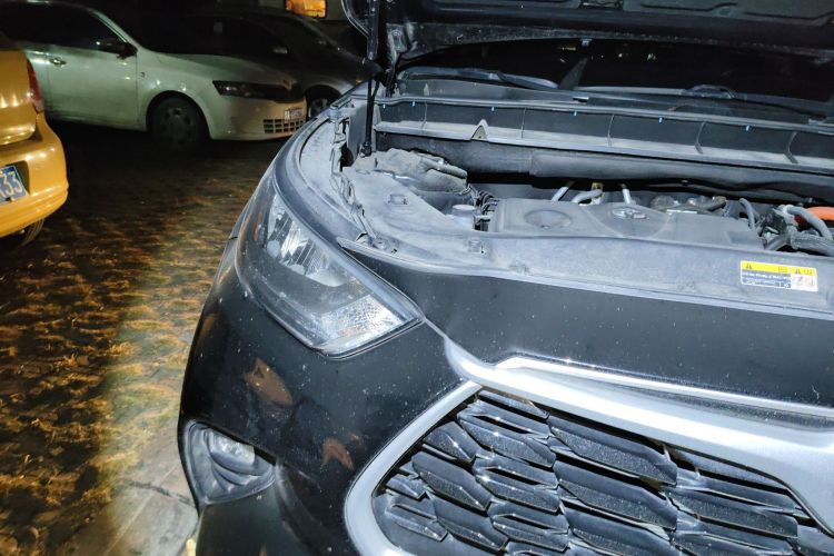 丰田 汉兰达 2023款 2.5L智能电混双擎四驱精英版 7座车身外观8