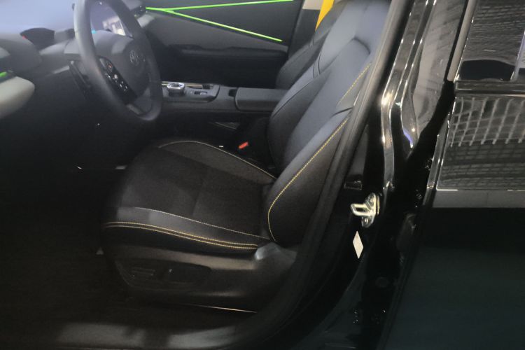 丰田bZ5 2025款 550 PRO中控内饰19