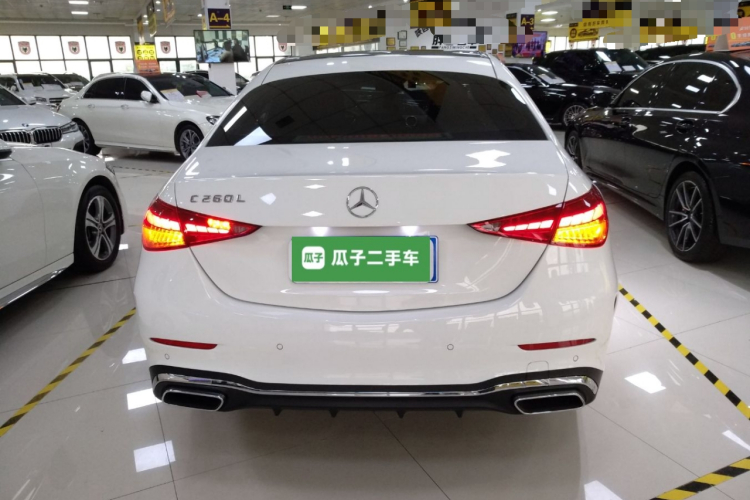 奔驰C级 2024款 C 200 L 运动版车身外观6