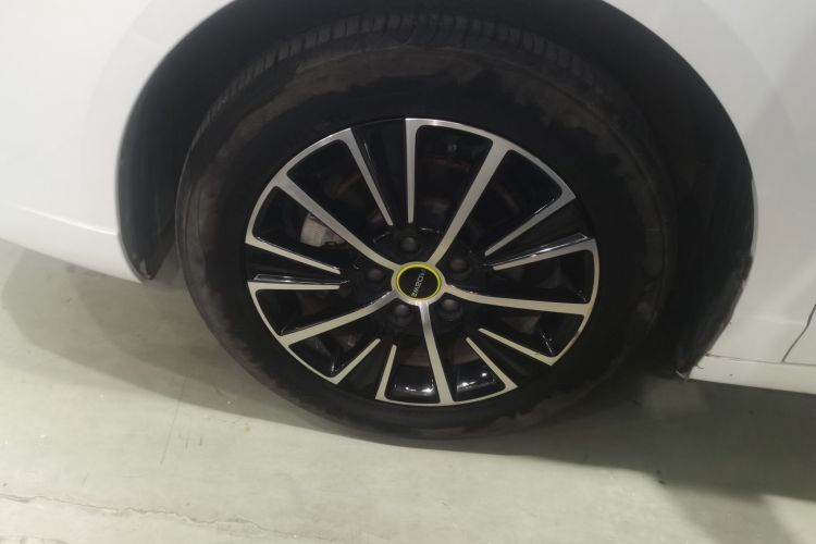 荣威i5 2021款 改款 1.5L CVT钻石版车身外观6007