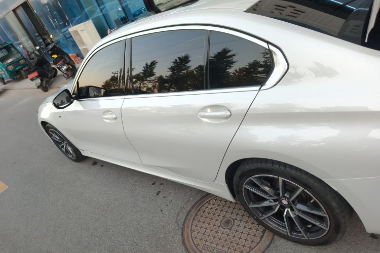 宝马3系 2023款 320Li M运动套装车身外观4