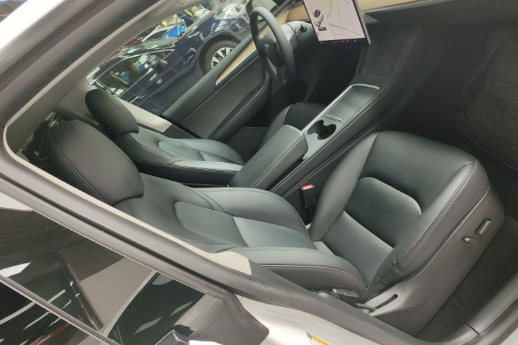 特斯拉 Model Y 2021款 标准续航后驱版局部细节41