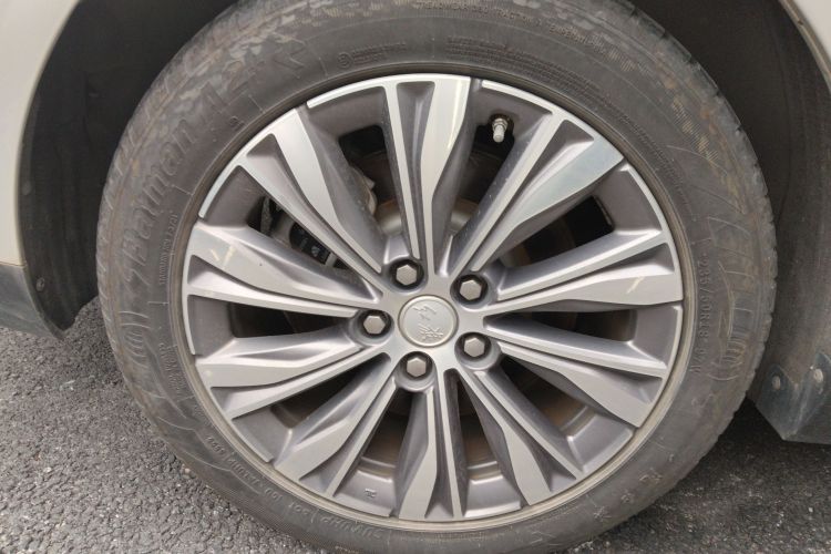 红旗E-QM5 2022款 431km 充电乐享版车身外观6008