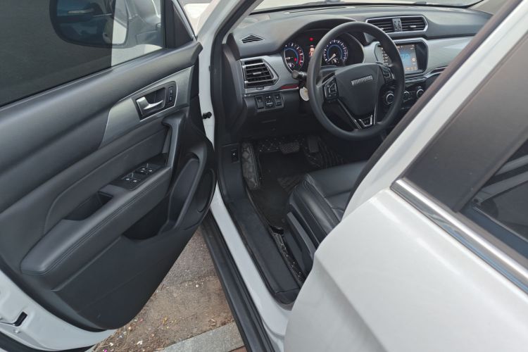 哈弗H2 2018款 1.5T 双离合两驱风尚型 国VI中控内饰7003