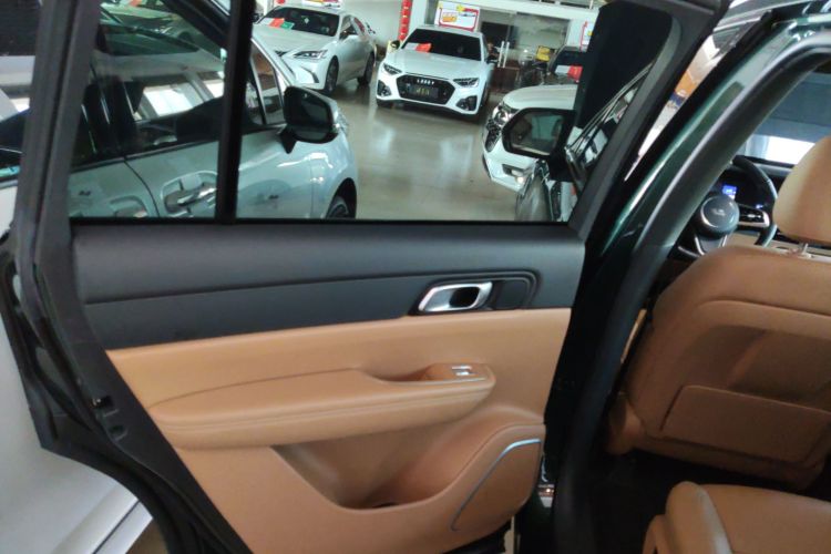 理想汽车 理想ONE 2021款 增程6座版中控内饰49