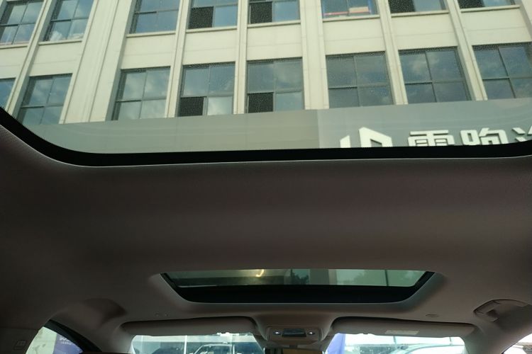 腾势D9 2022款 DM-i 970 四驱尊荣型中控内饰22