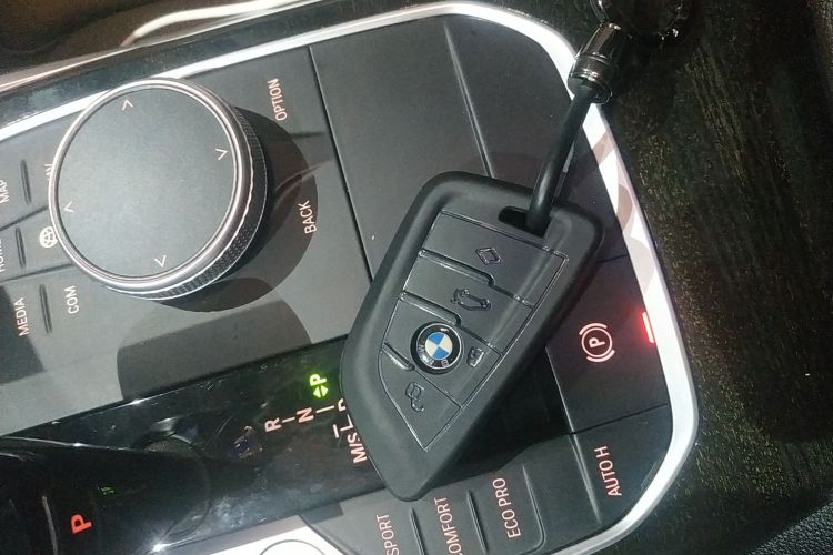 宝马3系 2020款 改款 325Li M运动套装中控内饰11