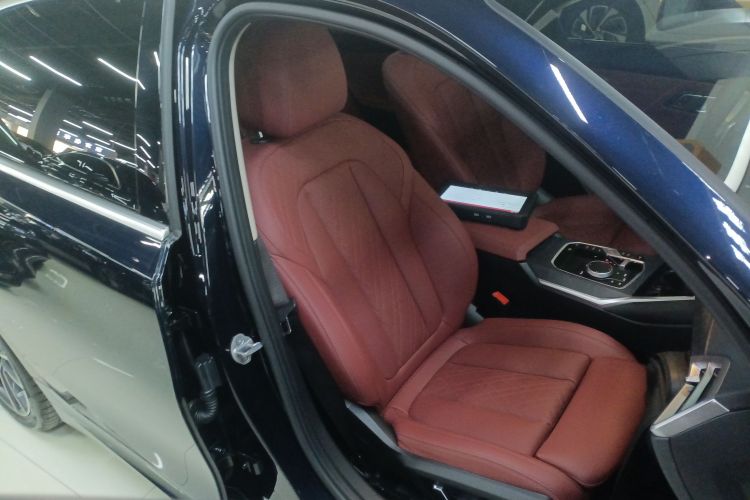 宝马3系 2025款 325Li M运动套装局部细节41