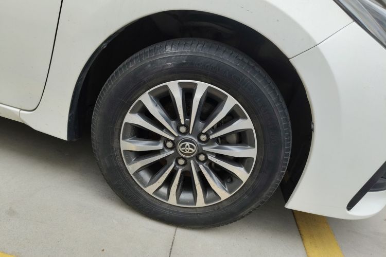 丰田 卡罗拉 2018款 1.2T S-CVT GL-i智辉版车身外观10