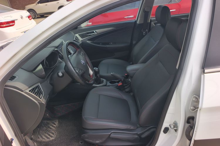 长安 逸动 2016款 1.6L 手动风尚型中控内饰19