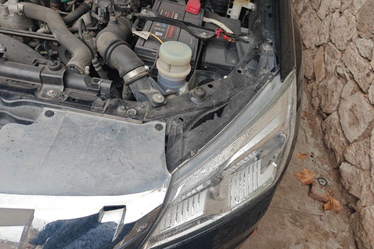 五十铃 瑞迈 2018款 2.8T经典版两驱豪华款加长货厢JE493ZLQ5F局部细节9007