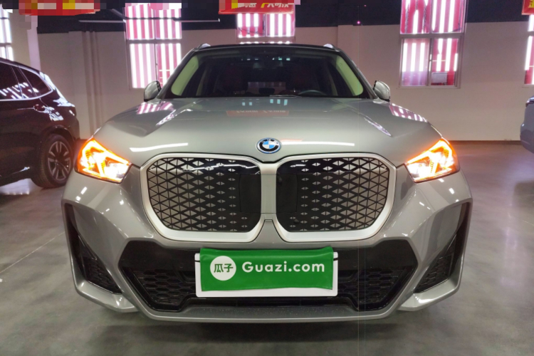 宝马iX1 2023款 eDrive25L M运动套装车身外观2