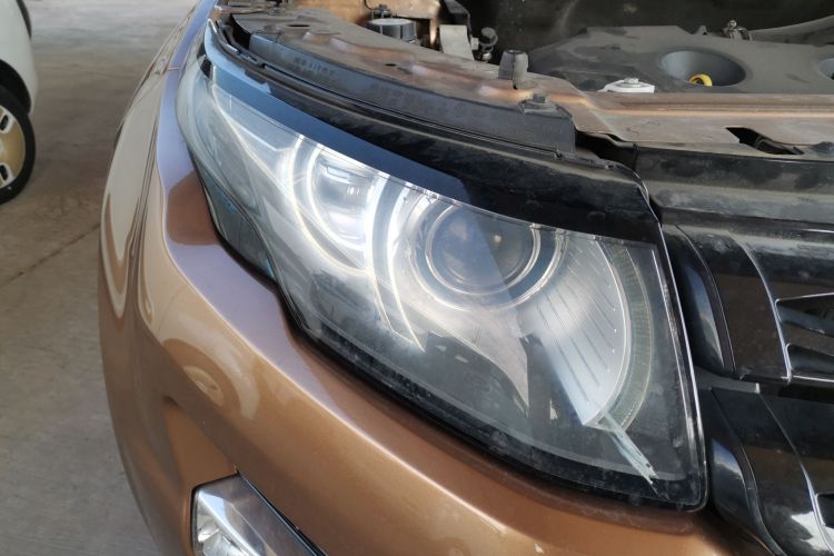 路虎 揽胜极光(进口) 2014款 2.0T 5门耀动版车身外观8