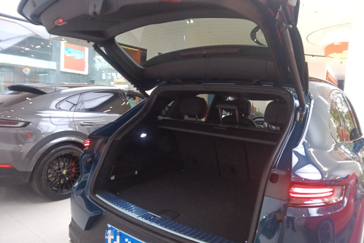 保时捷 2024款 Cayenne 3.0T机舱底盘23