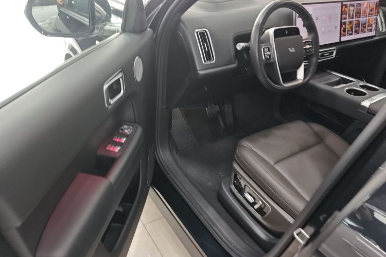 理想汽车 理想L8 2023款 Pro中控内饰20