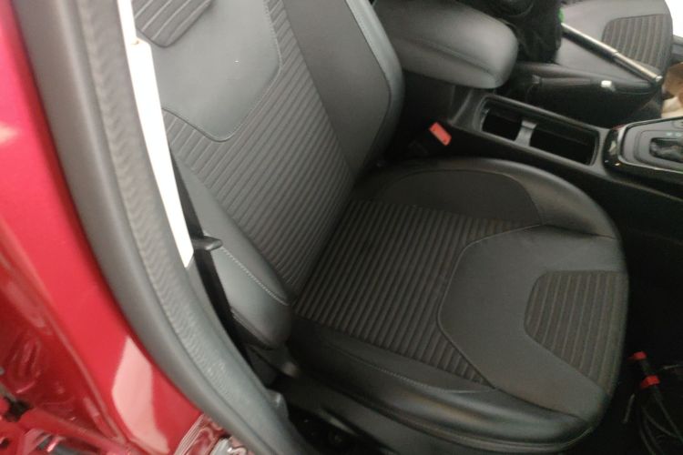 福特 福克斯 2017款 两厢 1.6L 自动风尚型智行版中控内饰41