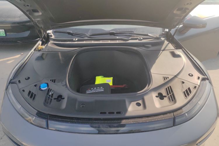 小鹏P7 2022款 480N+机舱底盘24