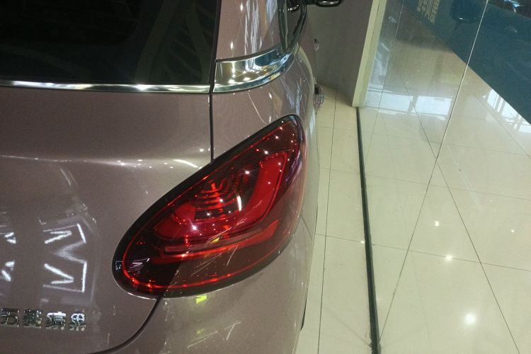 五菱汽车 五菱缤果 2023款 333km 悦享款车身外观9