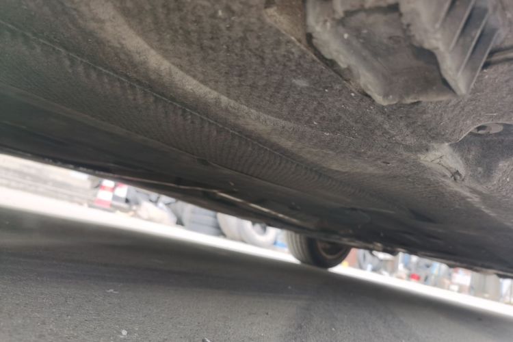 宝马5系 2014款 525Li 豪华设计套装局部细节9004