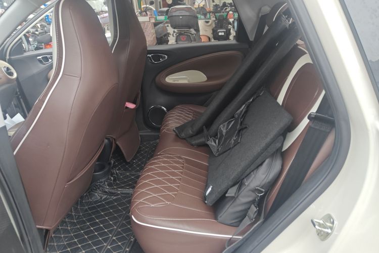 五菱汽车 五菱缤果 2023款 333km 灵犀互联+款中控内饰21