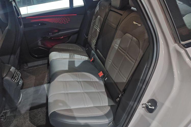 红旗EH7 2024款 820 Pro中控内饰7004