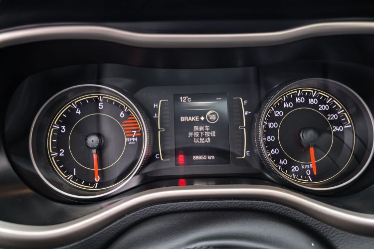 Jeep 自由光 2017款 2.4L 专业版中控内饰14