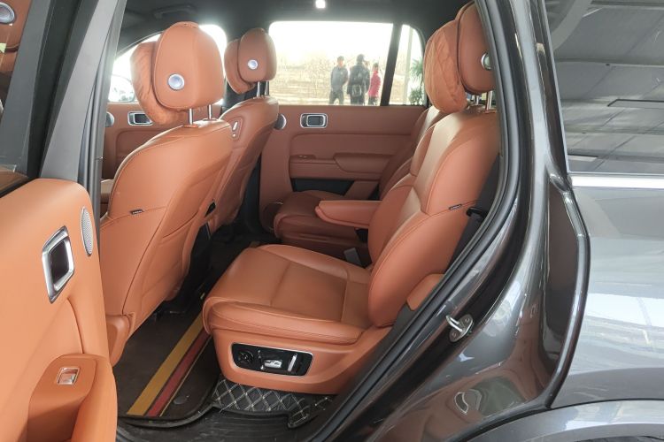 理想汽车 理想L8 2023款 Air中控内饰21