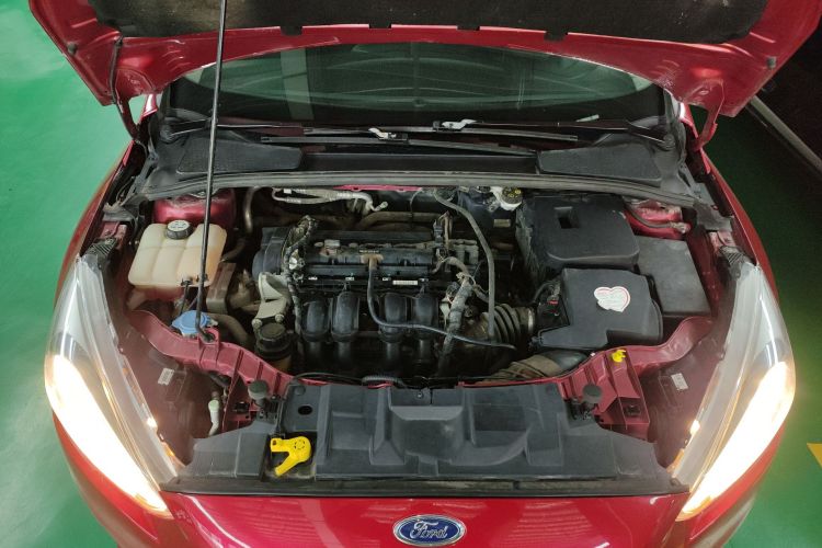 福特 福克斯 2017款 两厢 1.6L 自动风尚型智行版机舱底盘24