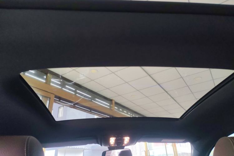 奔驰A级 2021款 A 200 L 运动轿车时尚型局部细节22