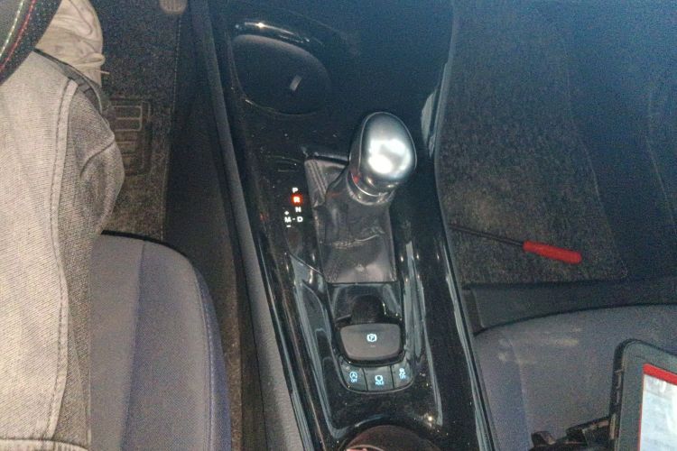 丰田C-HR 2018款 2.0L 领先版 国V局部细节18