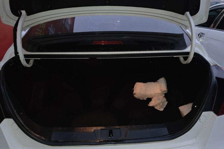 吉利汽车 帝豪 2018款 1.5L CVT向上互联版机舱底盘23