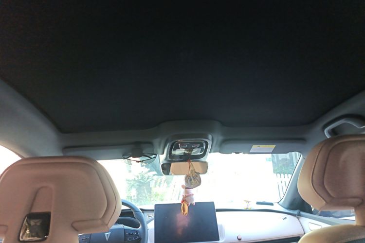 深蓝汽车 深蓝SL03 2022款 1.5L 1200增程版中控内饰22