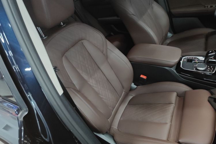 宝马X3 2022款 xDrive30i 领先型 M曜夜套装局部细节41