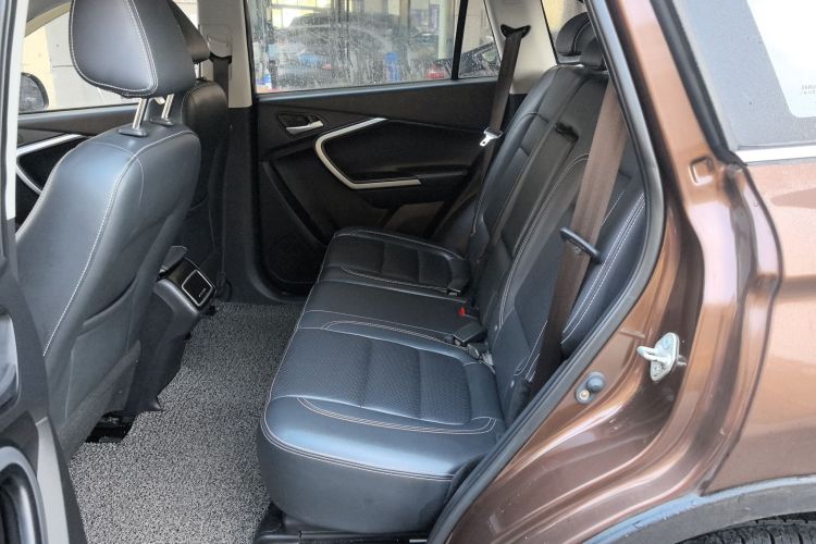 北汽幻速S6 2017款 1.5T CVT畅享型中控内饰21