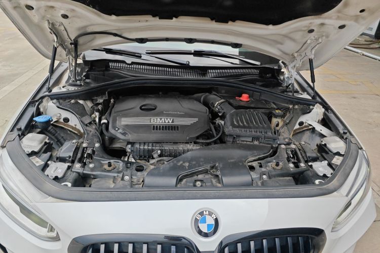 宝马1系 2021款 120i M运动曜夜版机舱底盘24