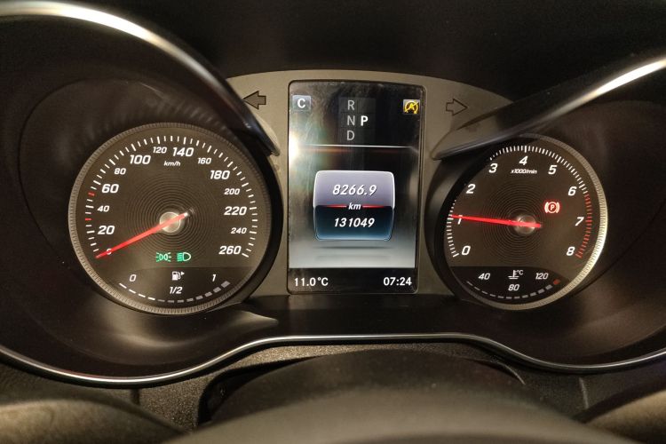 奔驰C级 2017款 改款 C 200 L 运动版中控内饰14