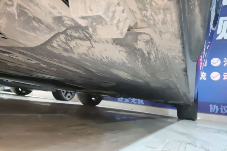 宝马5系 2025款 530Li 领先型 M运动套装局部细节9002