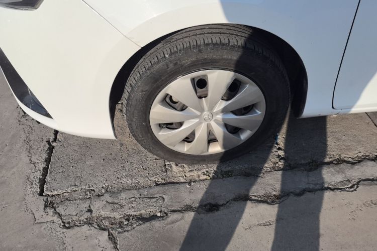 丰田 YARiS L 致炫 2016款 改款 1.5E CVT魅动版车身外观6007