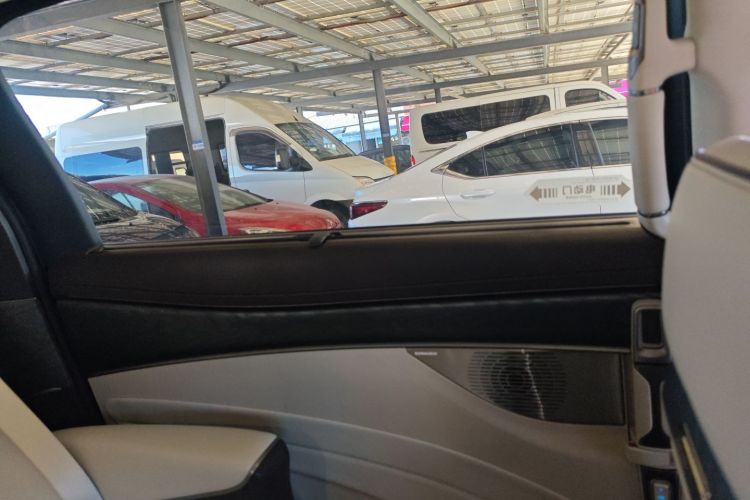 腾势D9 2024款 DM-i 1050 尊享型中控内饰7008