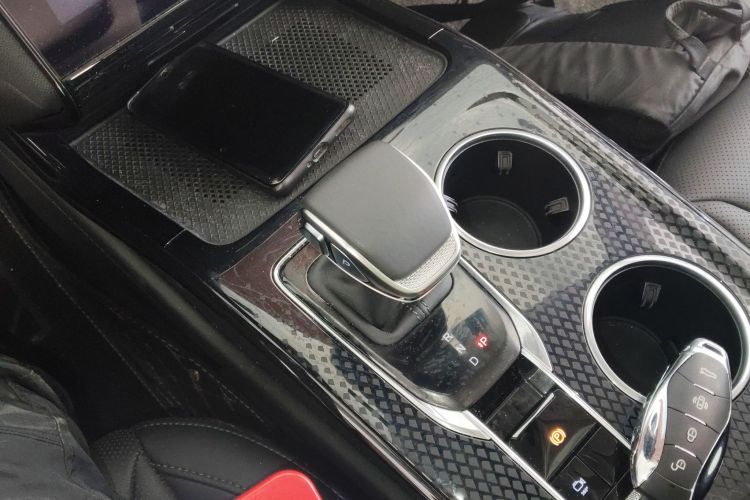 红旗HS3 PHEV 2024款 PHEV 115km 劲为版中控内饰18