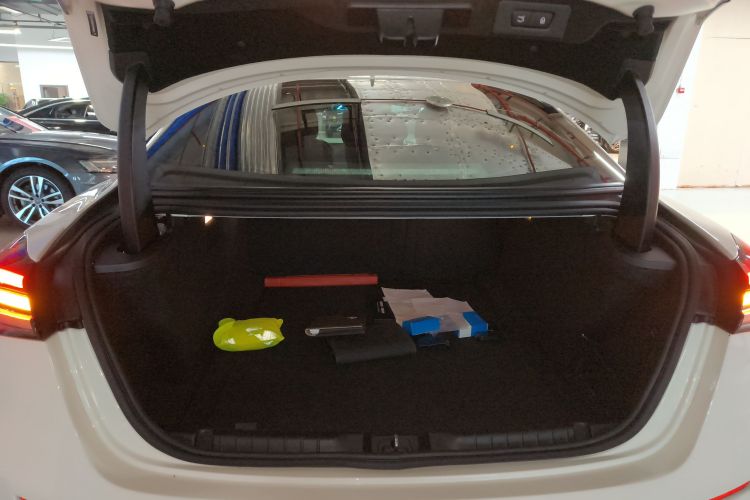 玛莎拉蒂 Ghibli 2023款 2.0T GT机舱底盘23