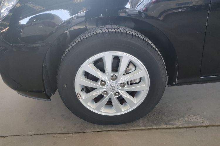 现代 悦动 2015款 1.6L 手动舒适型车身外观6007